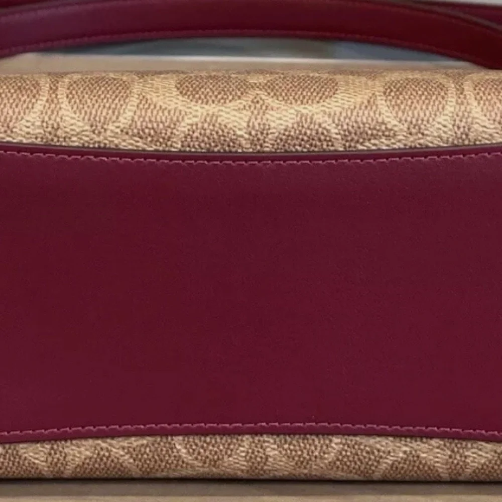 Coach Shoulder Bag Signature Canvas Leather Horse Carriage Print with Wallet - Picture 9 of 9